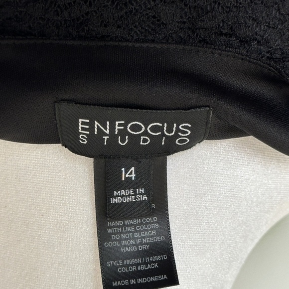 NWOT- EnFocus Black Lace Dress - Picture 8 of 11